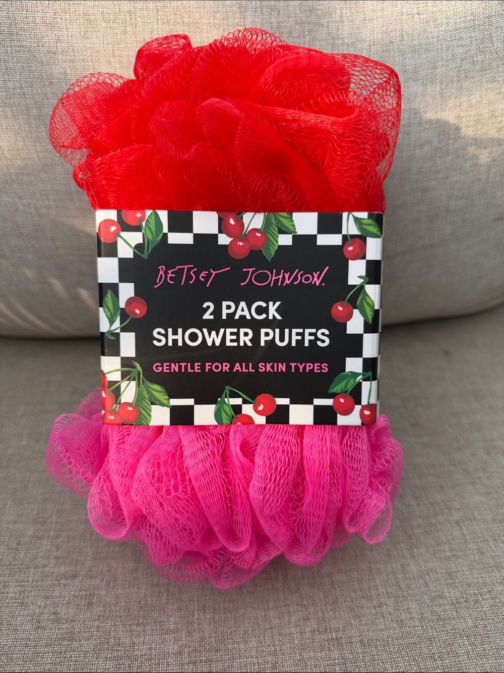 Betsey Johnson Red and Hot Pink 2-Pack Shower Puffs
